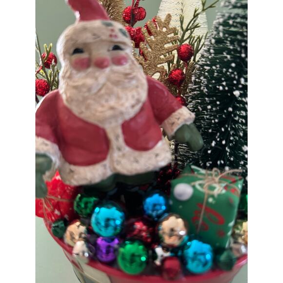 Price Reduced Festive Christmas Assemblage With a Jolly Santa - Picture 8 of 8